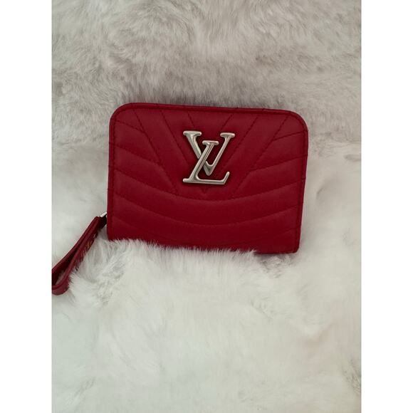 Louis Vuitton New Wave Zipped Compact Wallet in Red Quilted Calfskin - Picture 1 of 10
